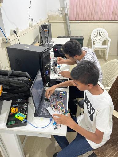عکس 3 — مرکز رباتیک و هوافضا کاشان
