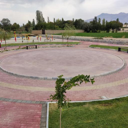 عکس 1 — بوستان هنرمندان