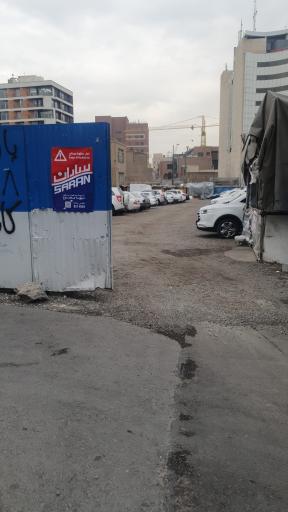 عکس 1 — پارکینگ ولی عصر