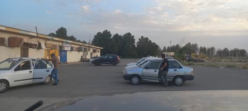 عکس 1 — پارکینگ سوپرمارکت استقلال