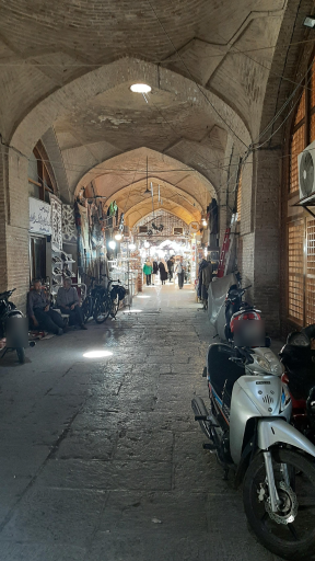 عکس 4 — بازار میدان نقش جهان