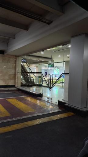 عکس 4 — پارکینگ بازار مبل شماره ۳