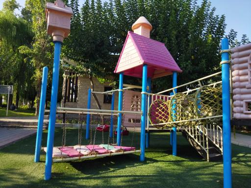 عکس 3 — بوستان افرا