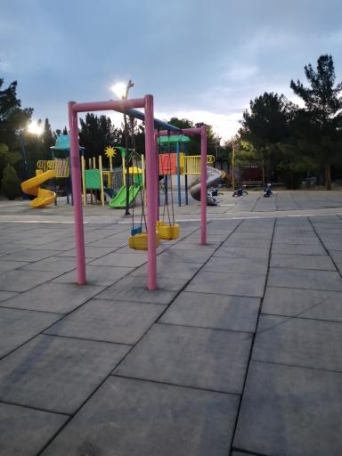 عکس 2 — پارک کودکان