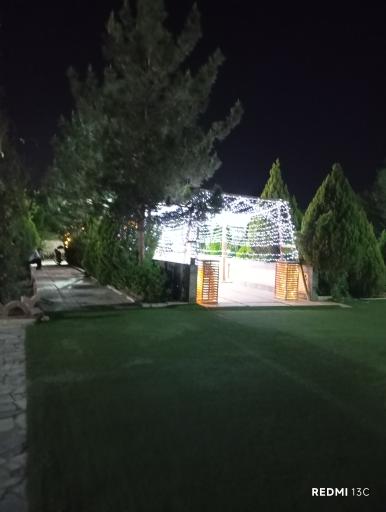 عکس 5 — باغ رستوران لاوین