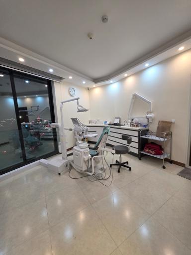 عکس 3 — مطب دندانپزشکی دکتر رحمتی