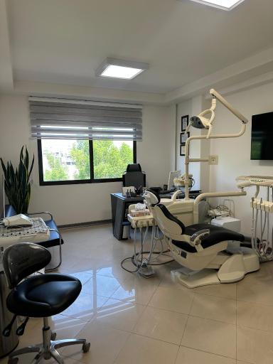 عکس 3 — مطب دکتر شاهرخ شهابی متخصص دندانپزشکی