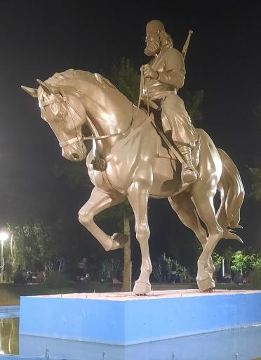 عکس 1 — مجسمه میرزا کوچک خان جنگلی