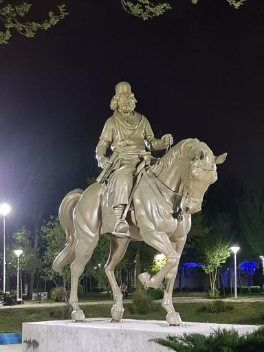 عکس 2 — مجسمه میرزا کوچک خان جنگلی