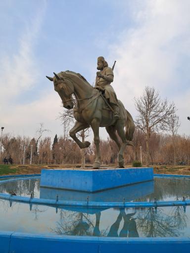 عکس 7 — مجسمه میرزا کوچک خان جنگلی