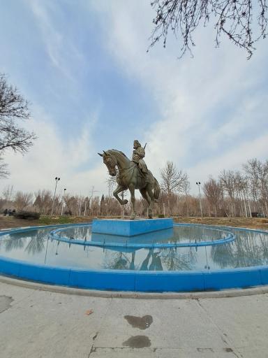 عکس 8 — مجسمه میرزا کوچک خان جنگلی
