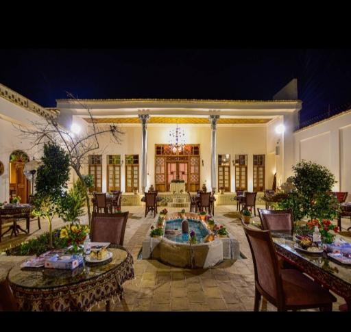 اقامتگاه سنتی هزار و یک شب چهارباغ