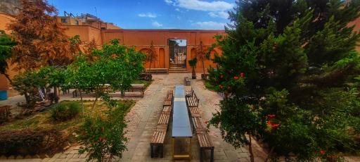 عکس 2 — دانشکده صنایع دستی