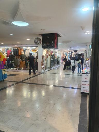عکس 2 — بازارچه ۱۱ فاز یک شهرک اکباتان