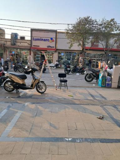 عکس 4 — بازار بلور شوش