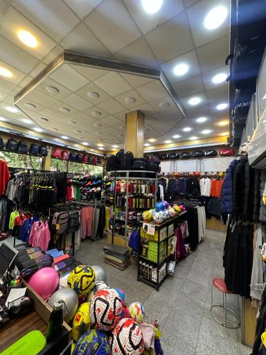 عکس 3 — فروشگاه ورزشی رویال
