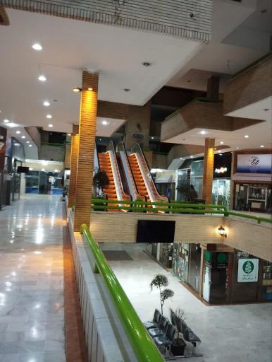 عکس 8 — مجتمع تجاری چهارباغ