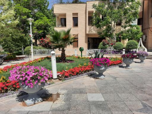 گل آذین پلاس دنیای آبنما و فلاورباکس