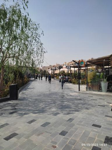 عکس 1 — مجتمع تجاری راویس