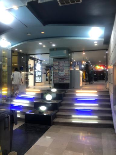 عکس 2 — پاساژ مروارید
