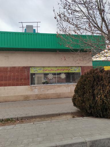 عکس 4 — بازارچه شهرداری دریاچه چیتگر