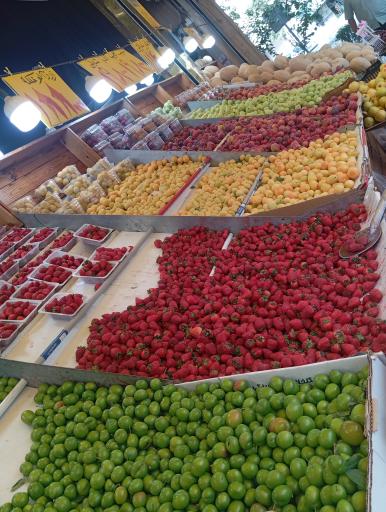 عکس 2 — بازار میوه و تره بار گلبرگ