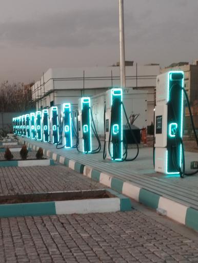 ایستگاه شارژ اتوبوس و تاکسی برقی