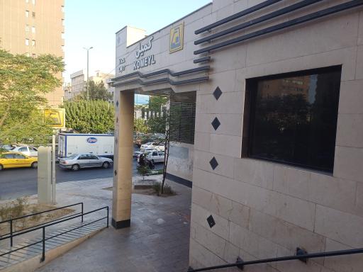 ورودی مترو ایستگاه کمیل