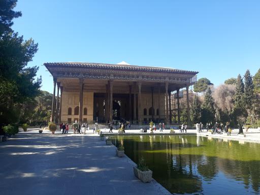 عکس 2 — کاخ چهل ستون
