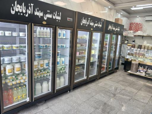 عکس 3 — لبنیاتی و بستنی سنتی آذربایجان
