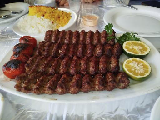 عکس 2 — چلو گوشت حاج حسن