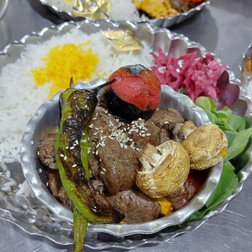 عکس 8 — سفره خانه سنتی شهریار