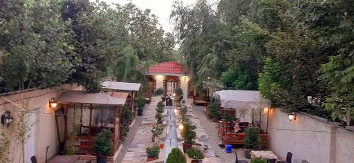 عکس 10 — باغچه رستوران قاجاری
