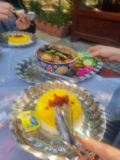 عکس 2 — باغ رستوران شادی