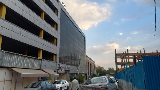 عکس 4 — بازار موبایل ایران 2
