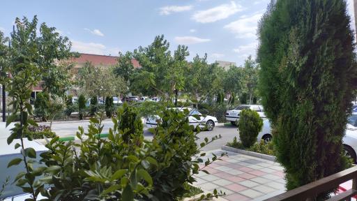 عکس 7 — زائر سرای رضوی