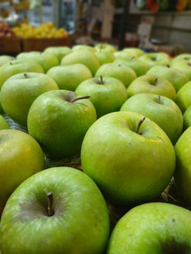 عکس 3 — بازارچه میوه و تره بار بلوط