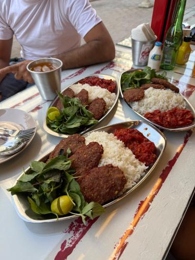 عکس 3 — رستوران بی بی
