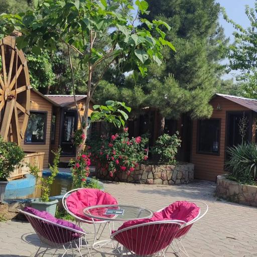 رستوران آقاخان شاندیز
