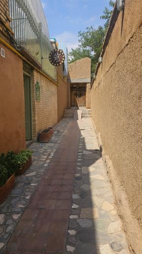 عکس 9 — کافه رستوران خانه گلسرخی