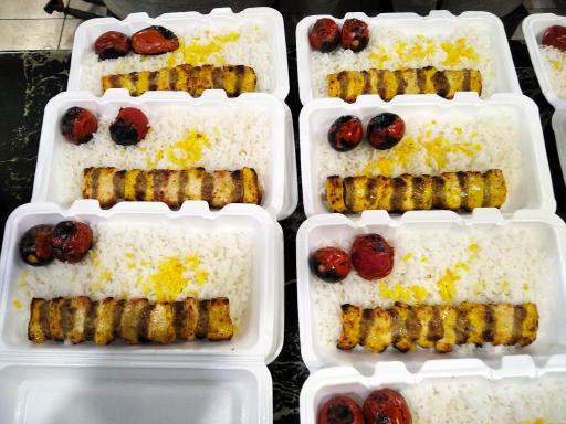 عکس 2 — تهیه غذای امام رضا