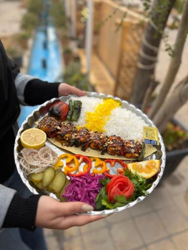 عکس 3 — باغ رستوران سنتی خانه غذا