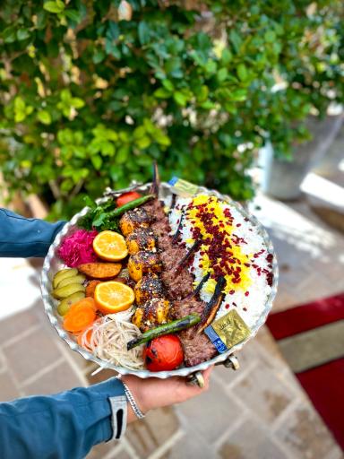 عکس 4 — باغ رستوران سنتی خانه غذا