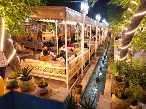 عکس 8 — باغ رستوران سنتی خانه غذا