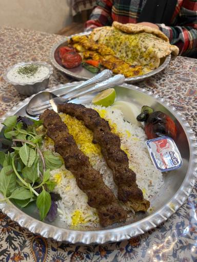 عکس 2 — رستوران و کبابی علی گلپا