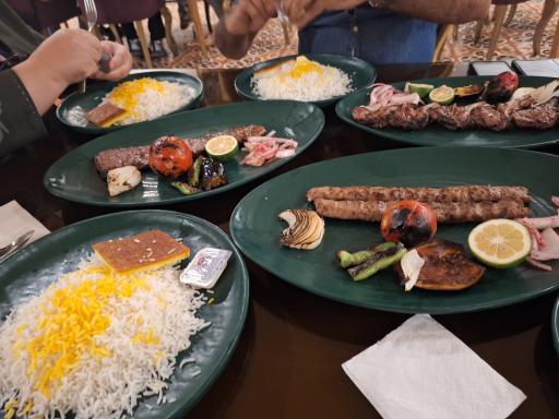 عکس 2 — رستوران و تالار مشاهیر