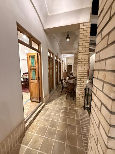 عکس 8 — رستوران مرشدی