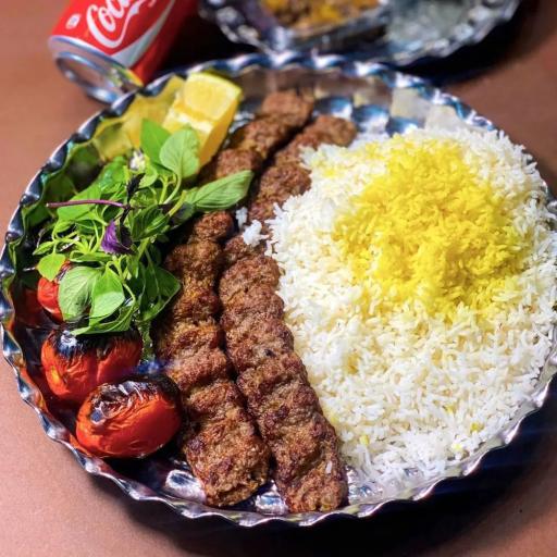 عکس 10 — رستوران و سفره خانه سنتی سهراب سپهری