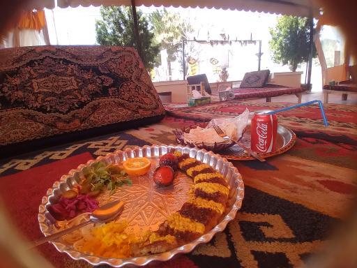 عکس 8 — رستوران و سفره خانه سنتی مهروماه