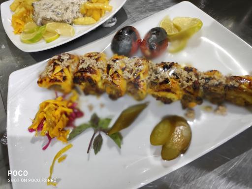 عکس 9 — رستوران و سفره خانه سنتی مهروماه